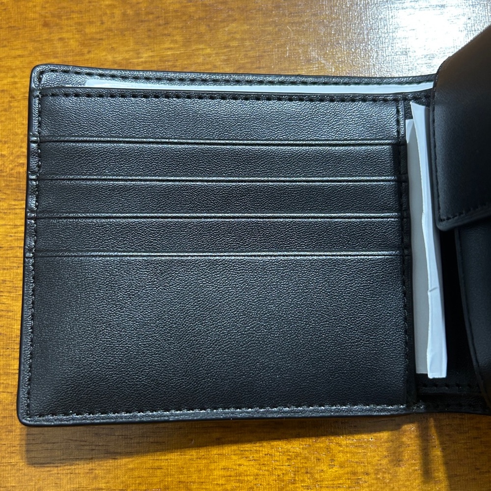 NWT $158 Michael Kors bifold wallet with coin pocket - Picture 5 of 14